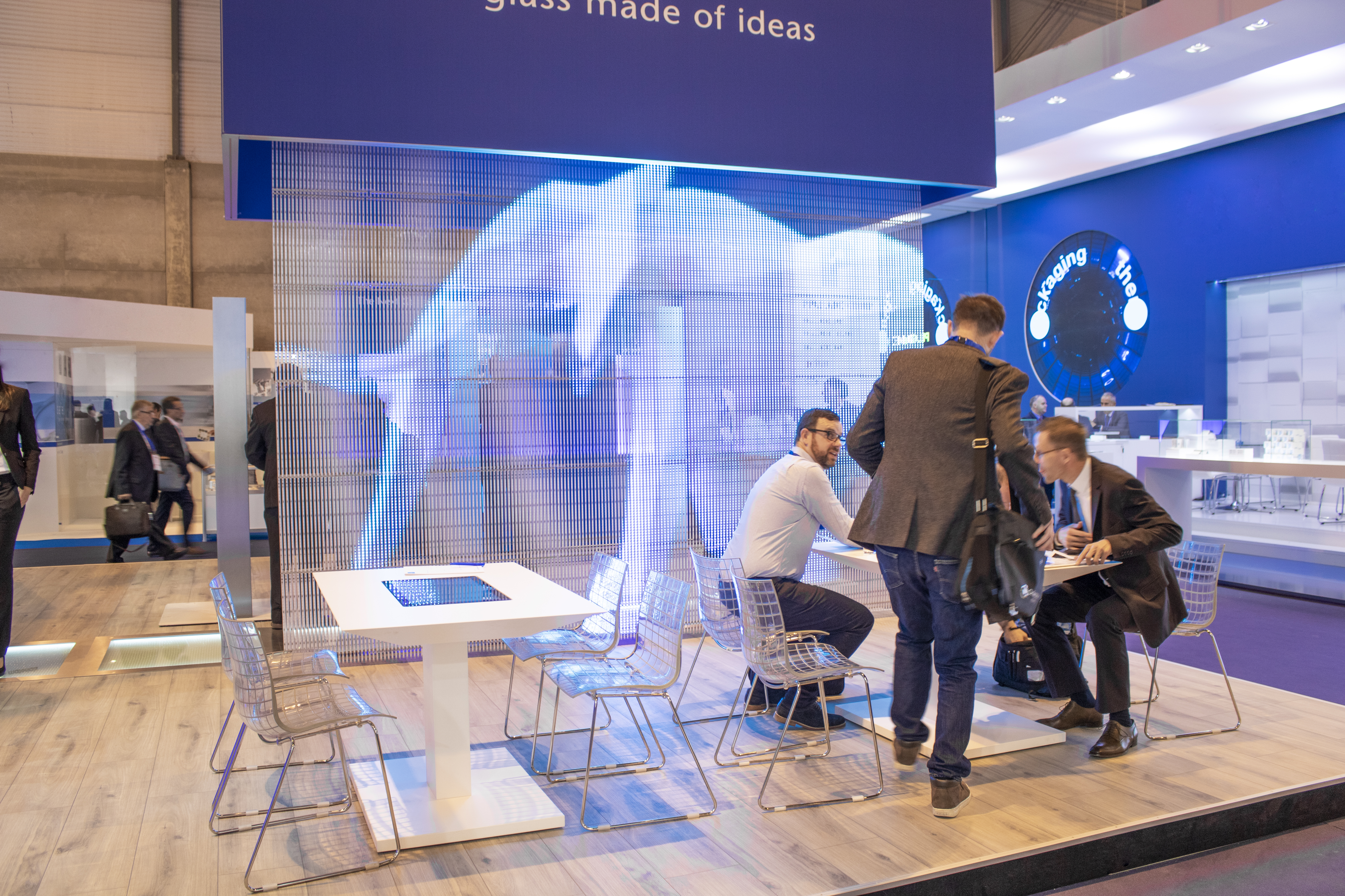 High-Tech Exhibition Design for Pharmaceutical Innovation